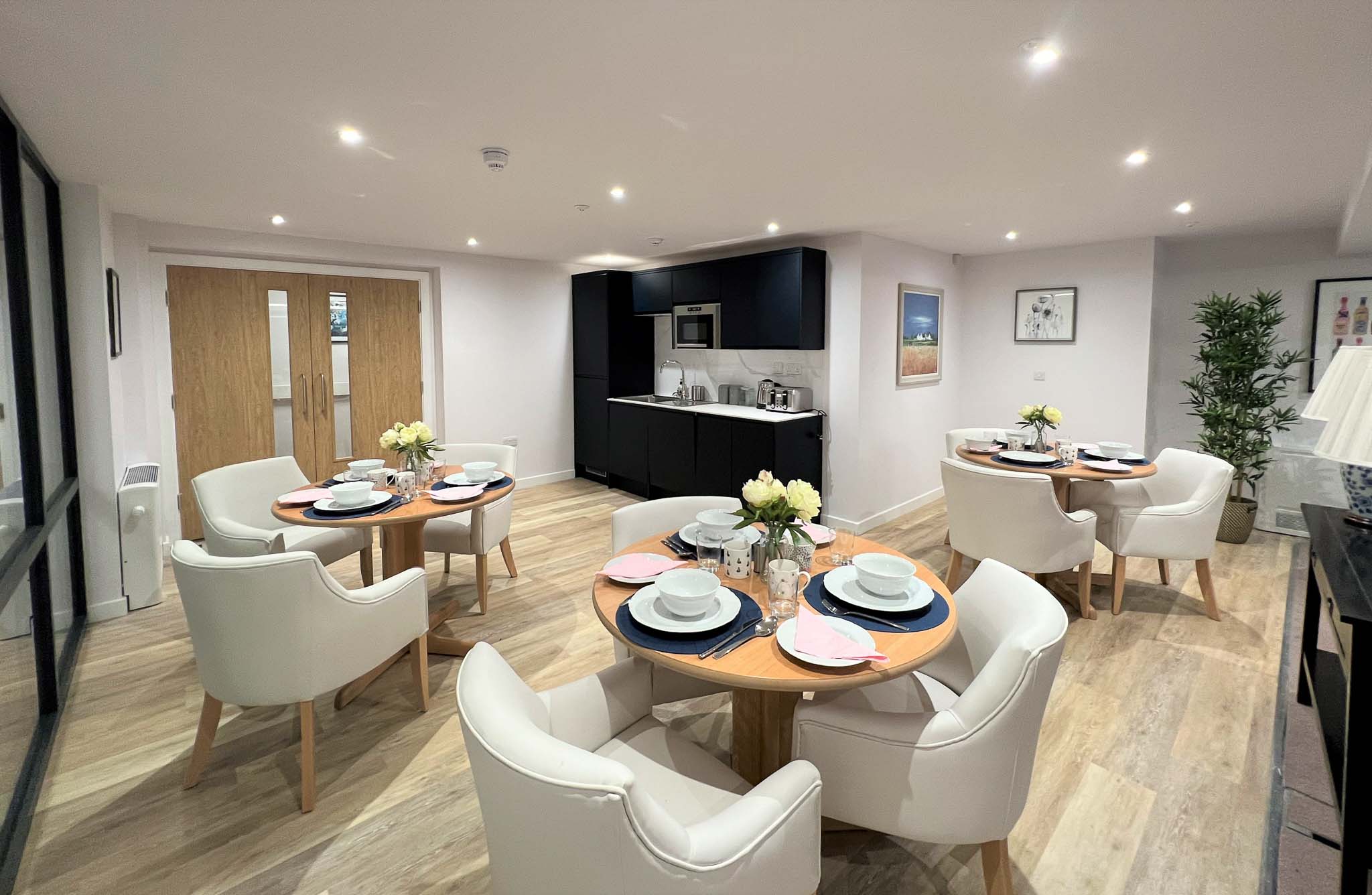Look Around Lakeside Care Home Cardiff Nursing Home Cardiff